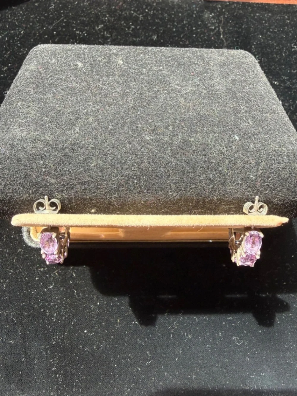 NEW BOXED BEAUTIFUL ZALES PIERCED SILVER & AMETHYST EARRINGS - Picture 3 of 6